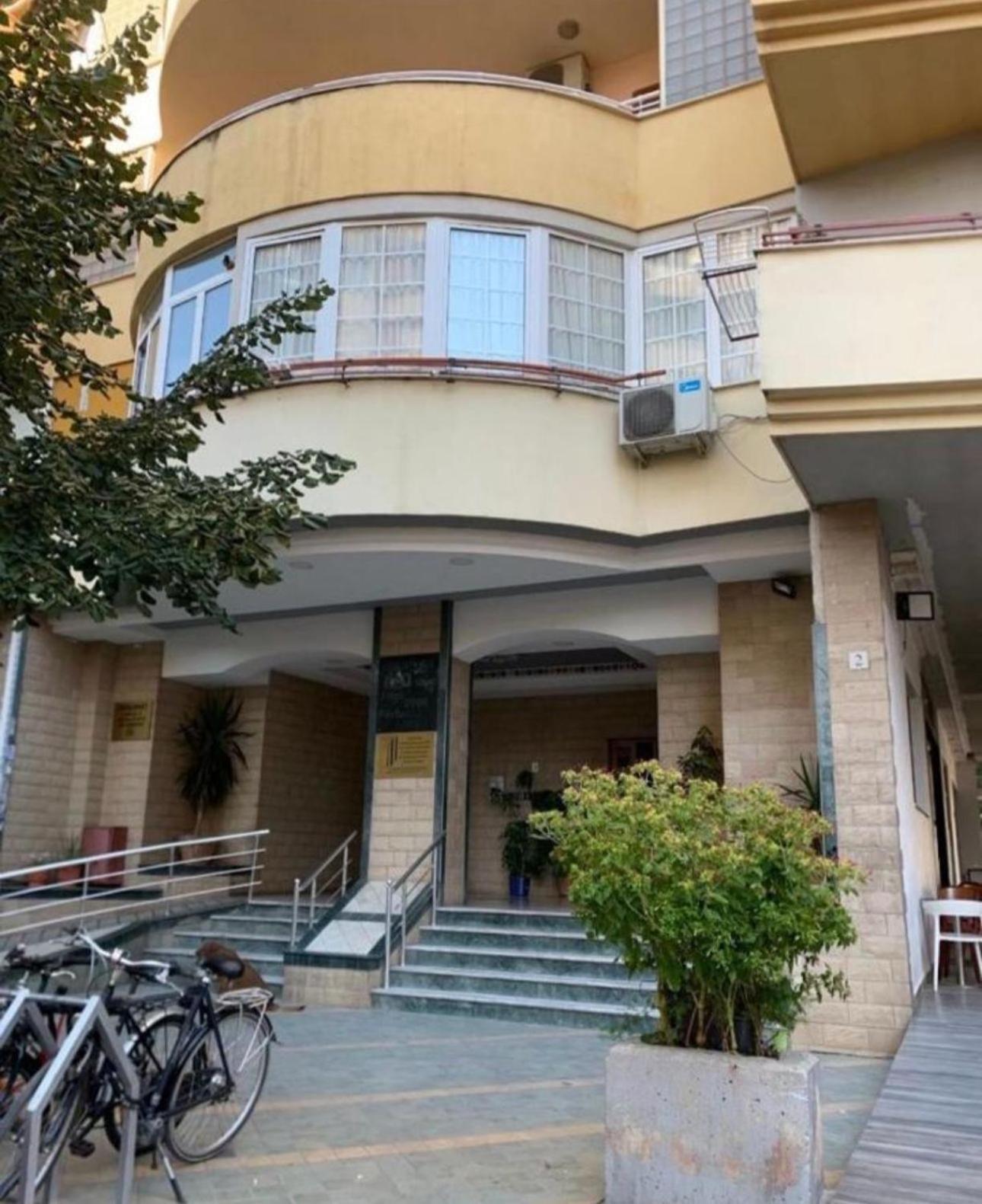 Urban Charm Studio With Balcony Tiranë Luaran gambar